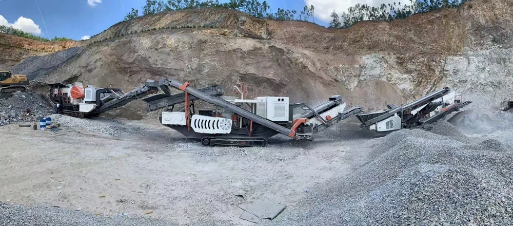 Zhongyi Mobile Crusher Plant at Project Site (1)